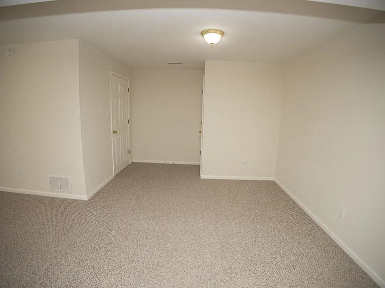 3725 Oxford Rd — Photo 30