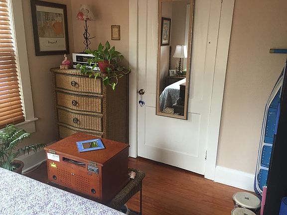 2nd image of 325 Ohio Pl APT 8