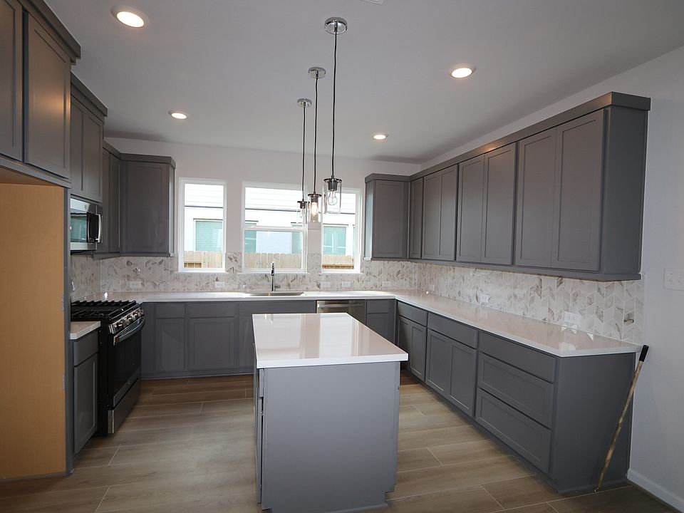 2nd image of 8818 Riverton Ridge Rd