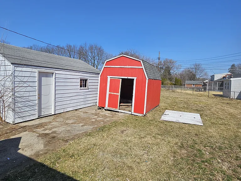 2108 N Hadley Rd — Photo 17