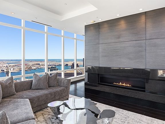4th image of 1 Franklin St #Penthouse 4b