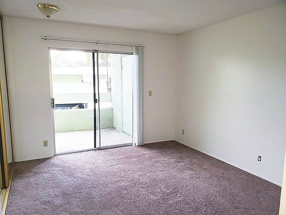 5th image of 160 East St