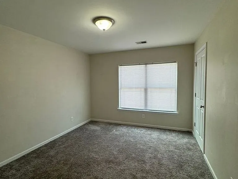 670 Summer Hill Way — Photo 10