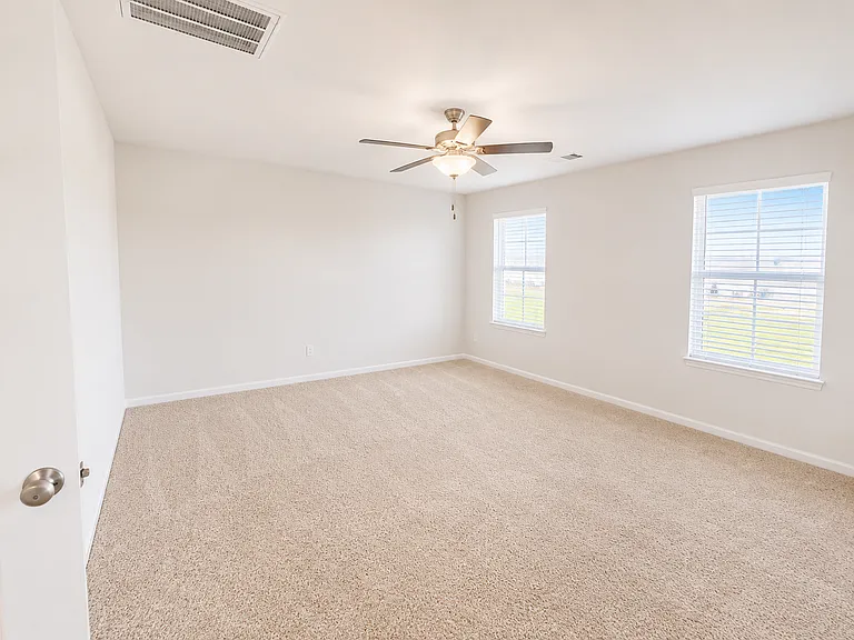 421 Eclipse Ln — Photo 9