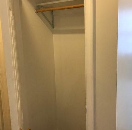 4th image of 17511 Lexington Ave