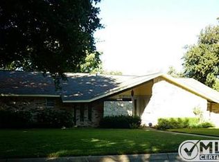1909 Hampshire St, Grand Prairie, TX 75050