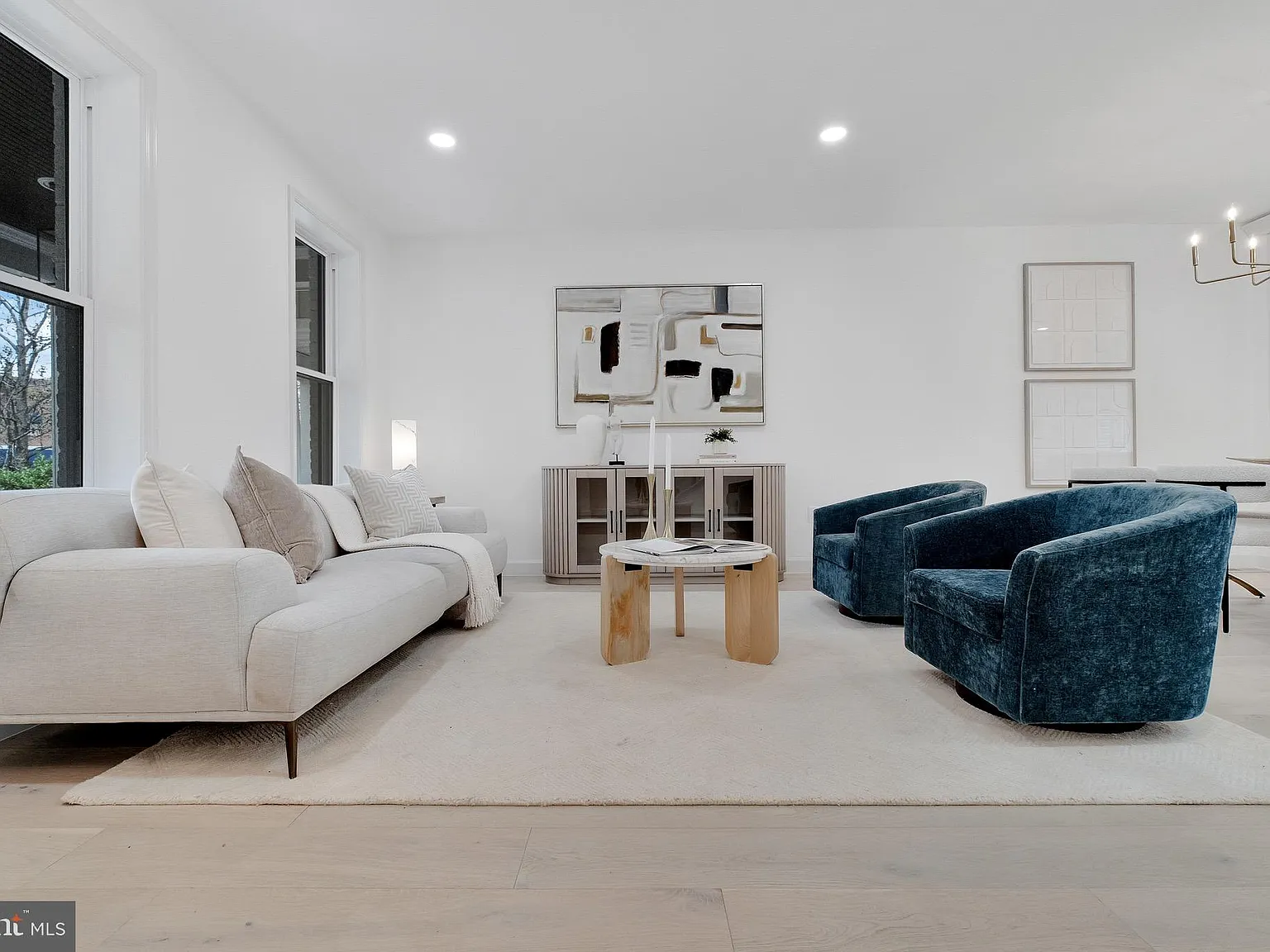 4 bed, 3.5 bath, 2057 sqft, $5,399 — Photo 4