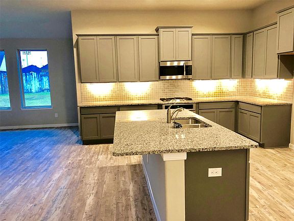 4th image of 4814 Vergano Villa Dr