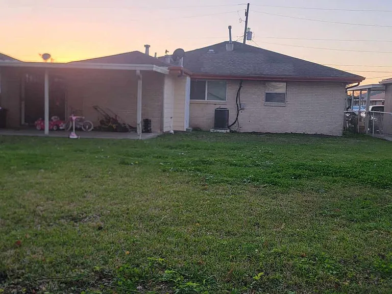 4541 Bonita Dr — Photo 13