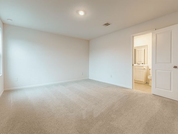 5th image of 1516 Sunset Ridge Dr