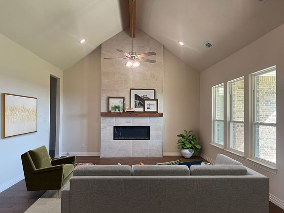 2nd image of 221 Marie Ln