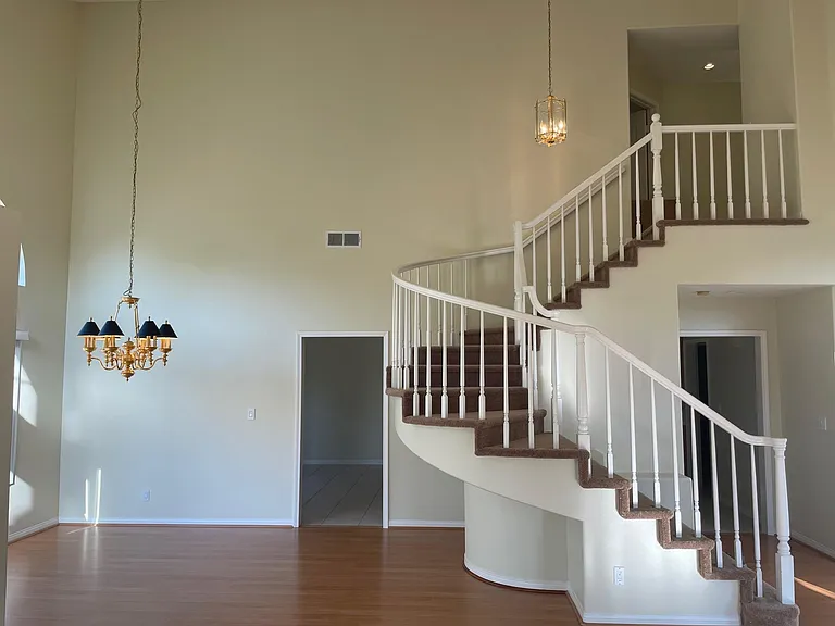 303 Calle Moreno — Photo 4
