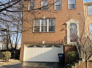 12301 Fieldbrook Pl, Fairfax, VA 22033