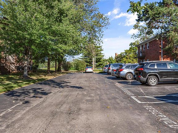 4th image of 636 Candleberry Ct APT C