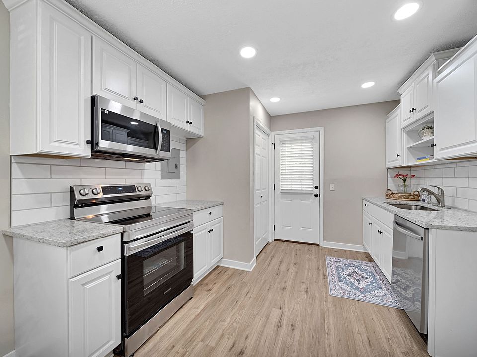 1st image of 303 Park Ln