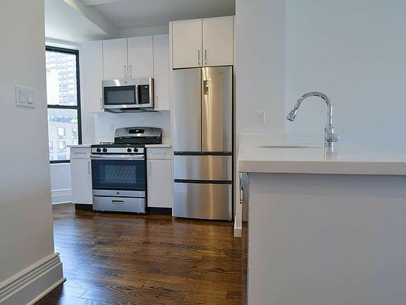 3rd image of 25 W 68th St #6C