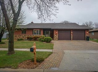 1913 19th St S, Fargo, ND 58103