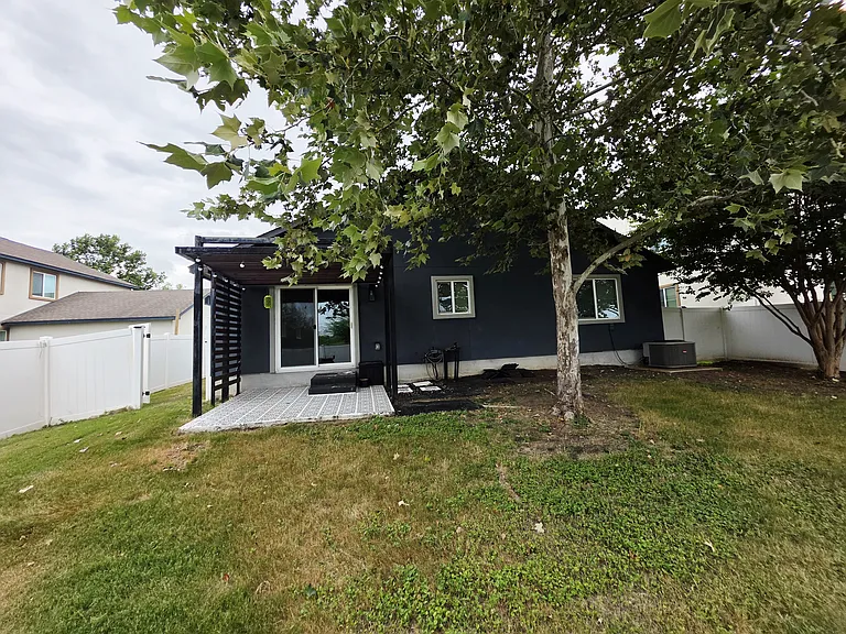 11200 Mickelson Dr — Photo 4