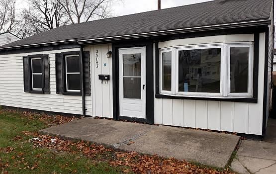 1st image of 25143 Wiseman St