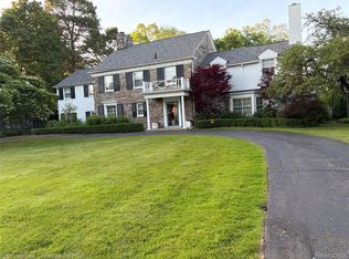 50 Renaud Rd, Grosse Pointe Shores, MI 48236