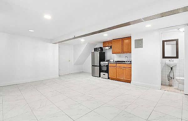 2nd image of 117 Remsen Ave Floor 1