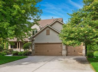 1584 Windsor Ln, Shakopee, MN 55379