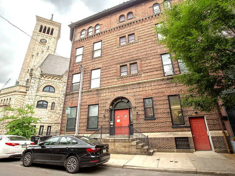 Sanctuary Lofts — Photo 29