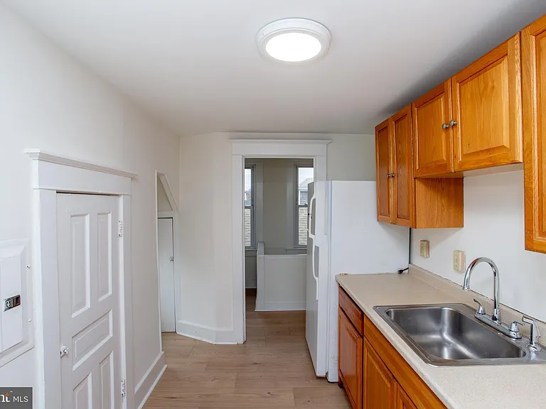 37 S 13th St #3 — Photo 12