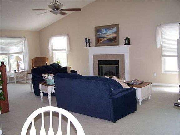 3rd image of 614 Village Mill Dr