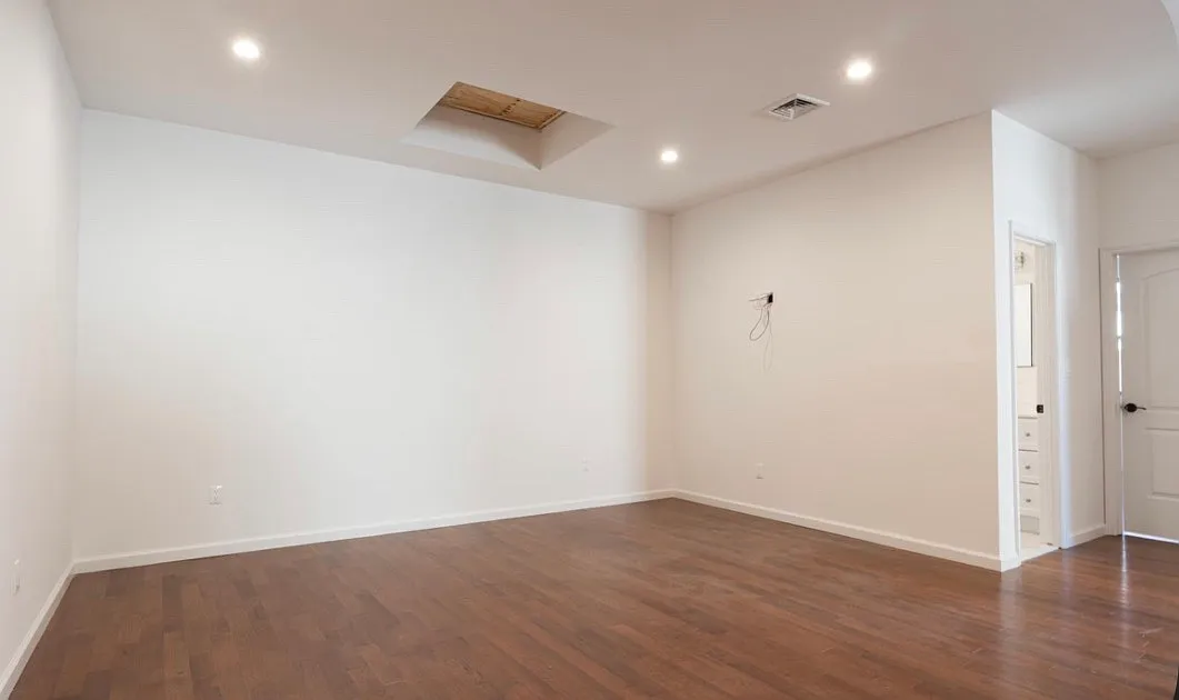 2 bed, 1200 sqft, $2,700 — Photo 3