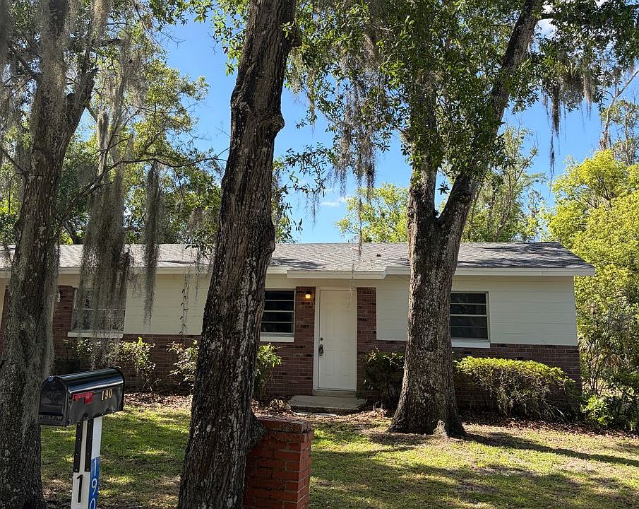 1st image of 190 W Ventris Ave