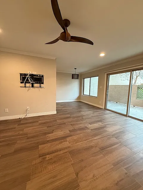 2 bed, 955 sqft, $2,000 — Photo 3