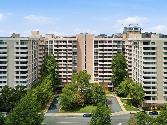 2nd image of 4141 N Henderson Rd APT 1026