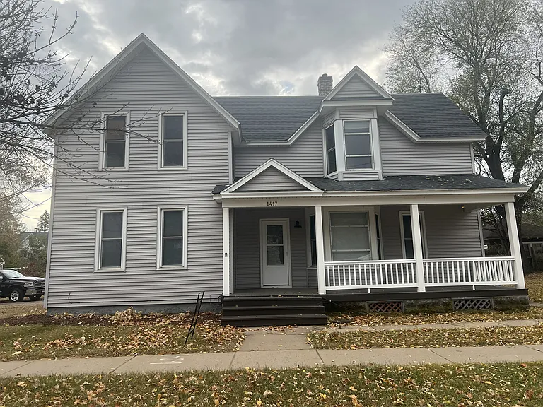 1417 Birch St — Photo 1