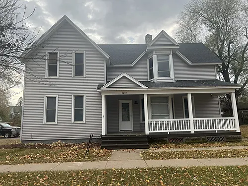 1417 Birch St Photo 1