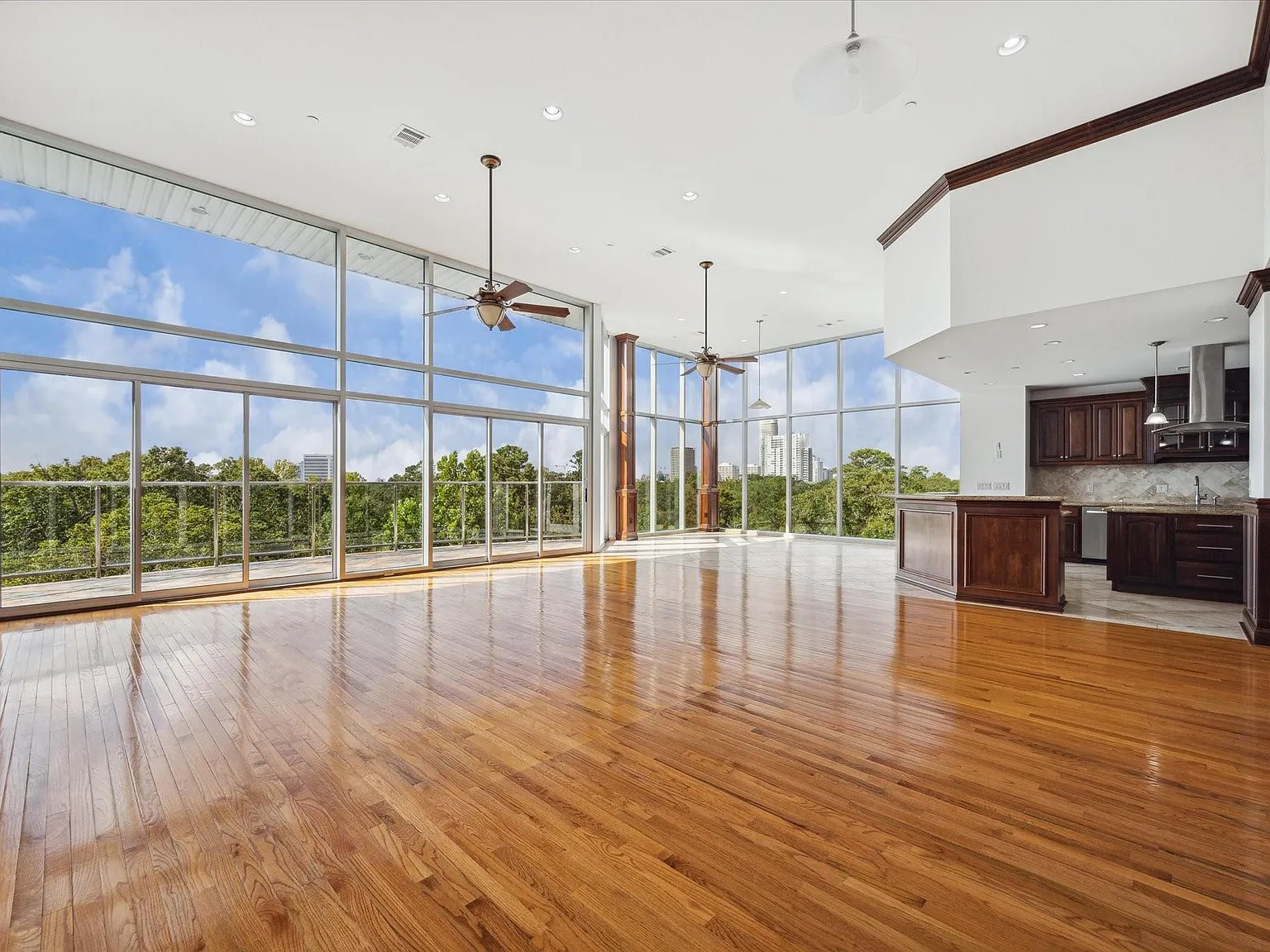 4 bed, 3.5 bath, 3500 sqft, $5,500 — Photo 4