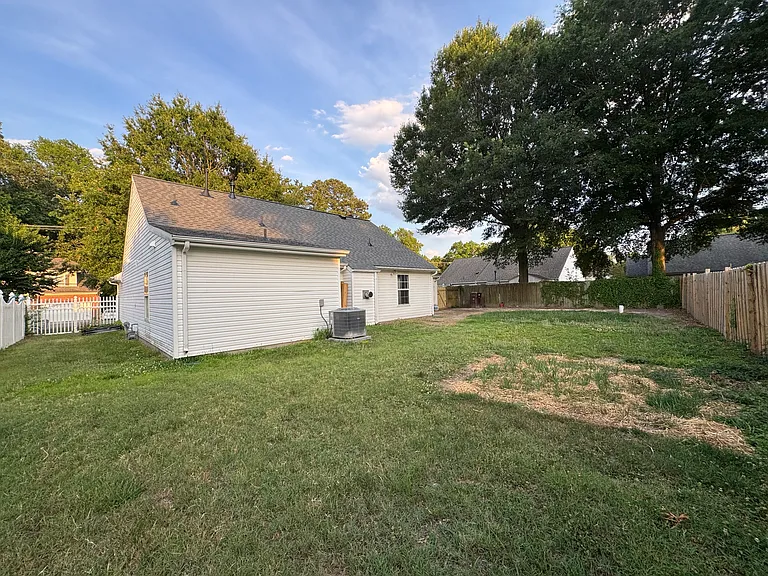612 Oak Grove Rd — Photo 19