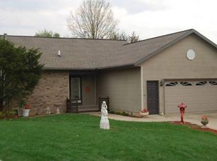 500 Deer Chase, Dixon, IL 61021