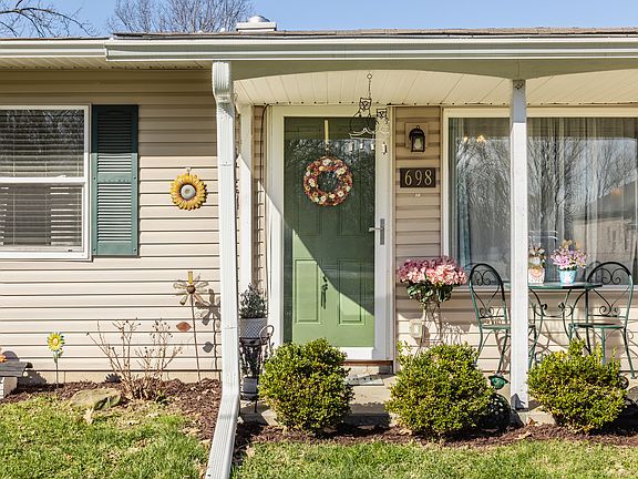 4th image of 698 Indianapolis Rd