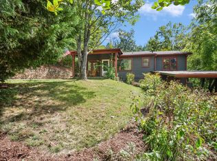 9 Glenway Dr, Asheville, NC 28804
