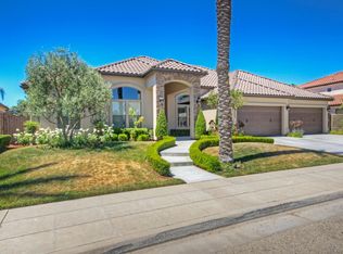 1663 E Clubhouse Dr, Fresno, CA