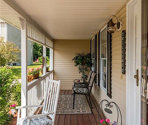 5th image of 17 Blossom Ct