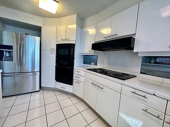 5th image of 415 South St APT 3801