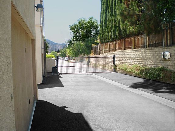 MountainView-GatedDrive