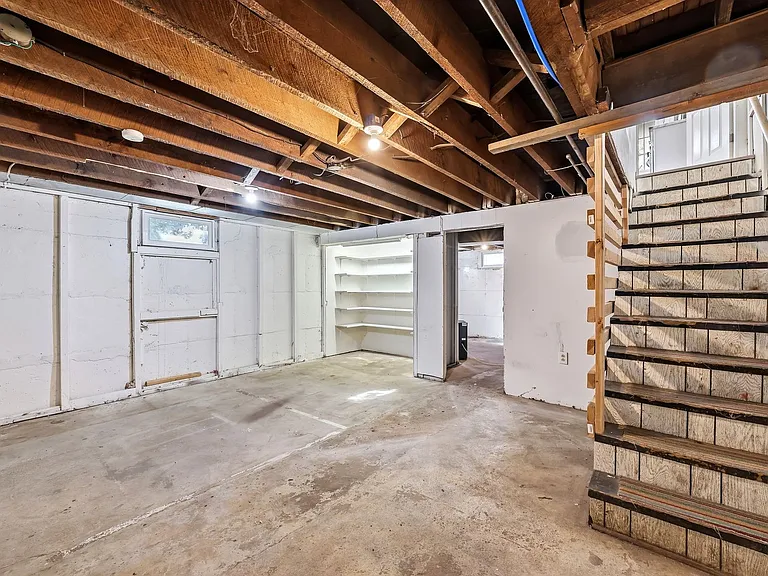 519 Vine St — Photo 20