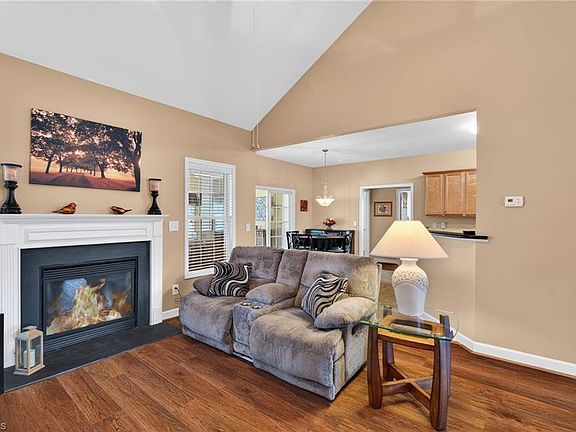 5th image of 181 Woodsong Dr