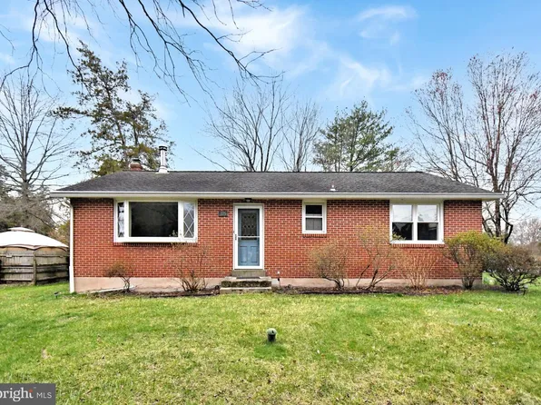 725 Mine Hill Rd, Schwenksville, PA 19473