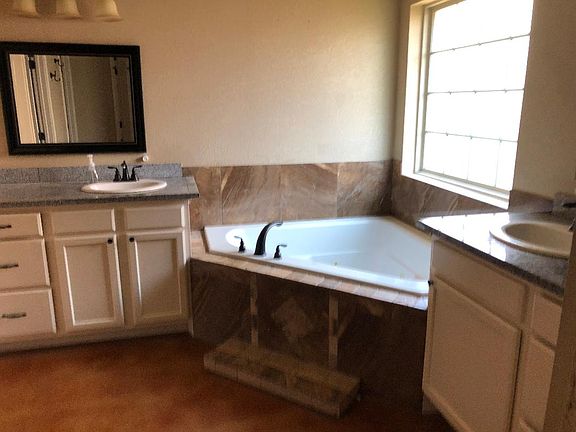 4th image of 3557 La Jolla Bch