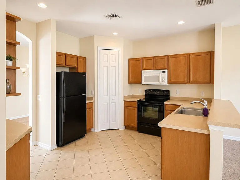 1460 Equinox Cir — Photo 5