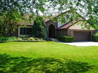 472 Parkview Pl, Burr Ridge, IL 60527